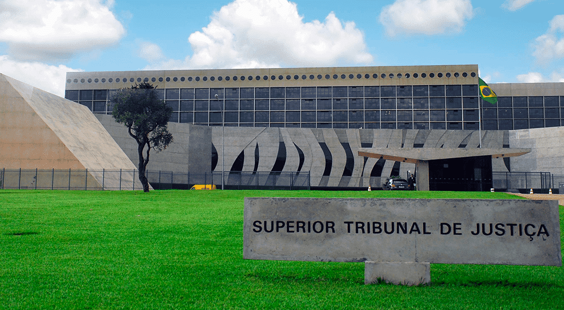 Leia mais sobre o artigo STJ: reconhecida circunstância judicial desfavorável, incabível a substituição da pena privativa de liberdade por restritiva de direitos